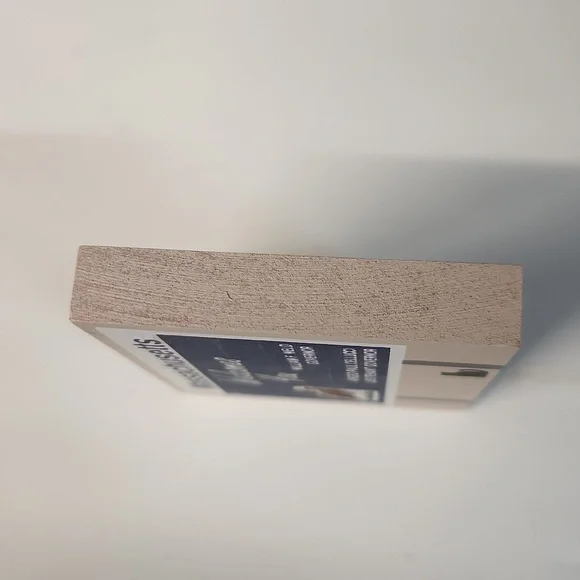 Vtg. 1996 The Cat's Meow Welcome to Massachusetts Road sign 2 3/4" x 2 1/4" - Picture 5 of 6